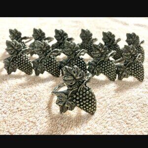 1980s Napkin Holder Ring 95% Pewter Heavy Metal Grapevine Dinner Wine Silver Vtg
